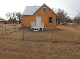 200 E Laundre Ave, Terry, MT 59349