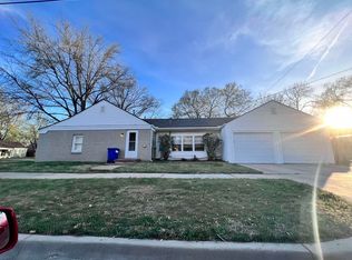 703 S Drury Ln, Wichita, KS 67207