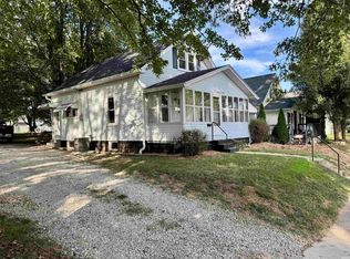 708 E 2nd St, Huntingburg, IN 47542