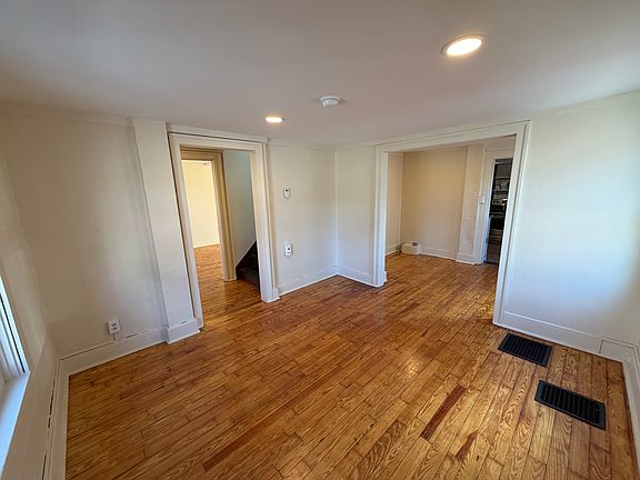 2nd image of 305-307 Smith Street