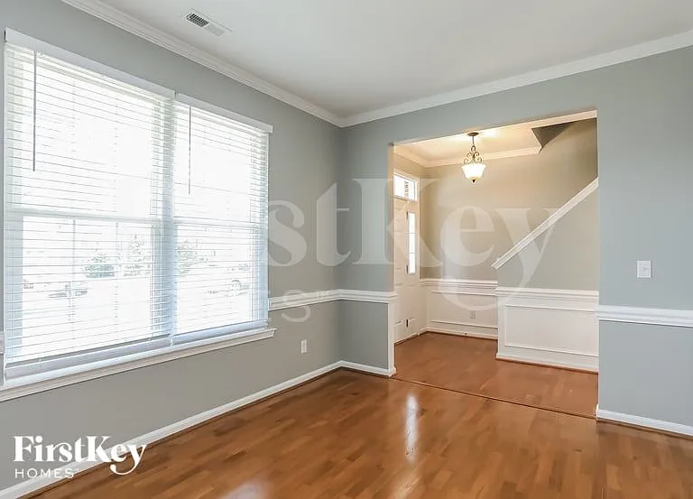 2114 Feather Ridge Dr — Photo 8