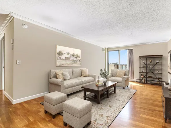 2800 W 44th St Unit 603, Minneapolis, MN 55410