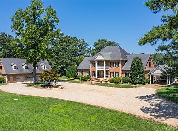 3rd image of 589 Blue Water Dr
