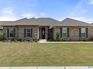 204 Nellie Faye Ln, Meridianville, AL 35759