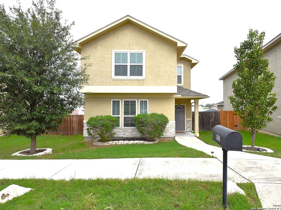 1st image of 618 MEADOW ARBOR LANE