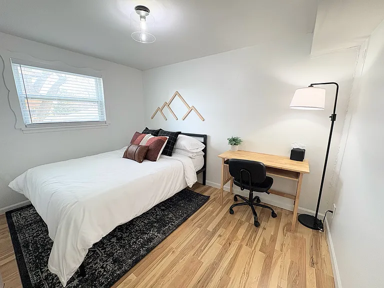 2421 N Sage St #B — Photo 1