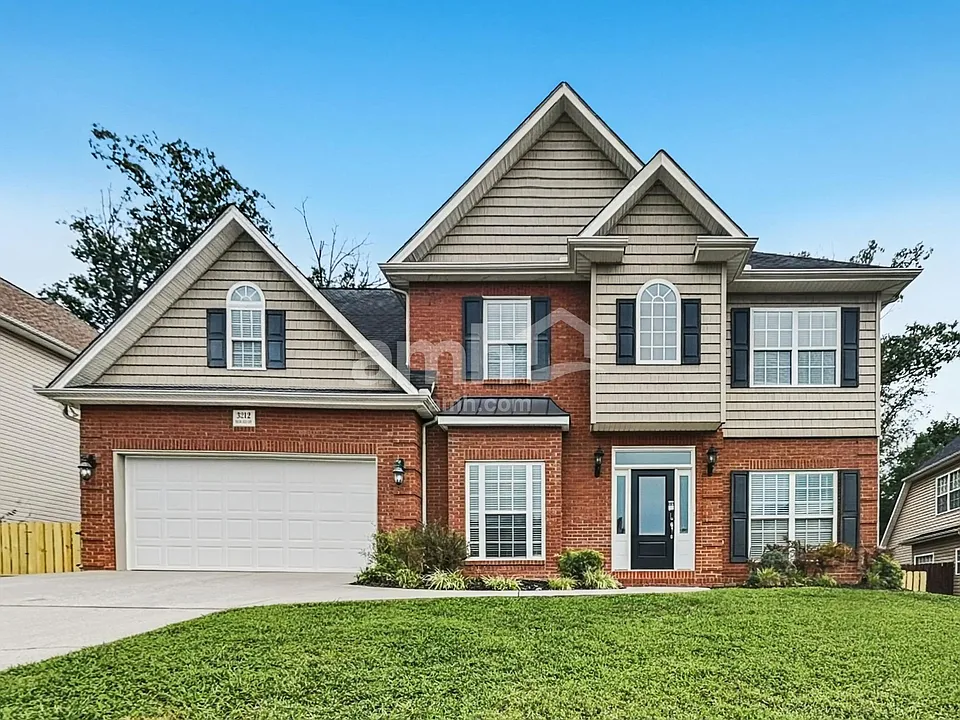 3212 Rolling Hills Ln