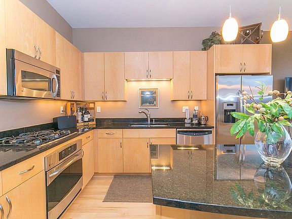 4th image of 215 10th Ave S Unit 430