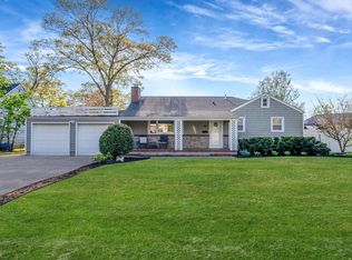 150 Little East Neck Rd S, Babylon, NY 11702