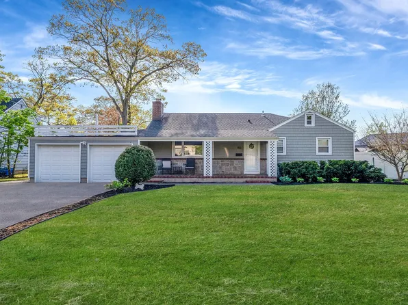 150 Little East Neck Road S, Babylon, NY 11702