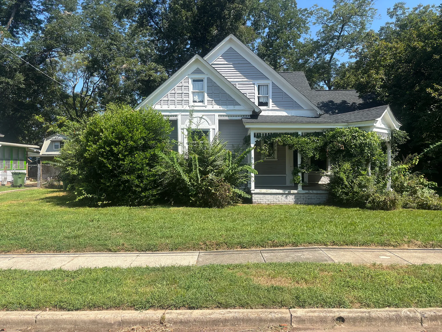 3 bed, 2200 sqft, $1,400 — Photo 2
