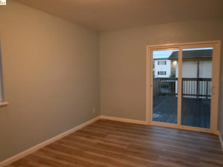 1316 Russell St — Photo 12