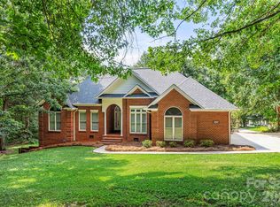 207 Hollow Rd, Lincolnton, NC 28092