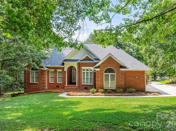 207 Hollow Rd, Lincolnton, NC 28092