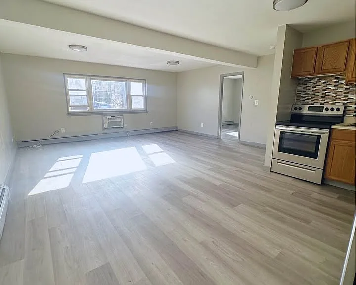 76 Bingham St #7 — Photo 5