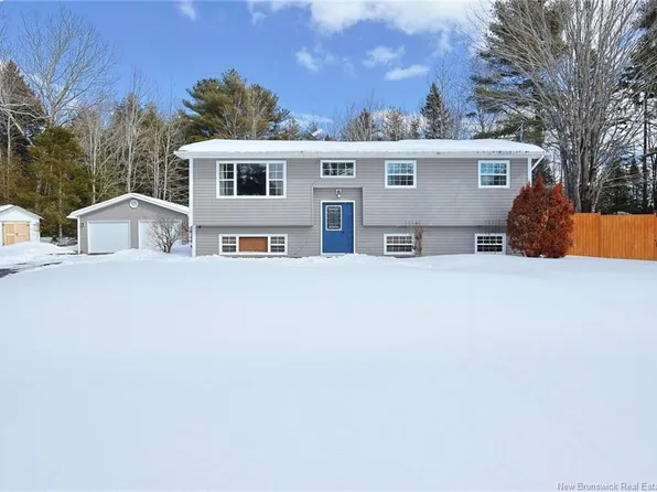 63 Darryl Dr, Burton, NB E2V 3B9