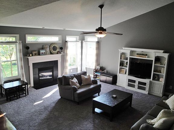 4th image of 6134 Acacia Dr