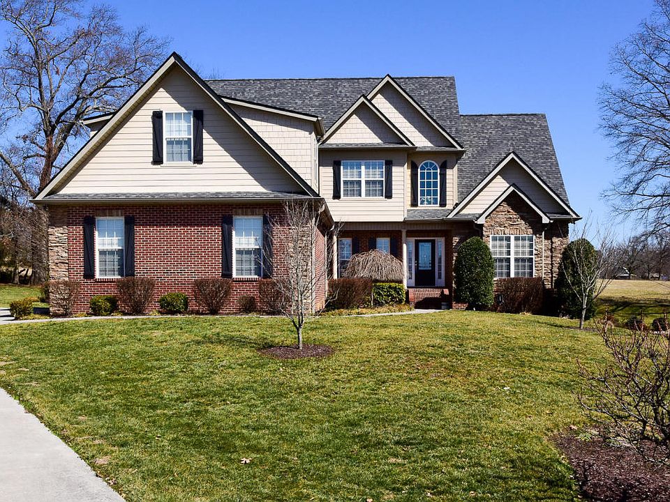 1st image of 525 Cypress Dr