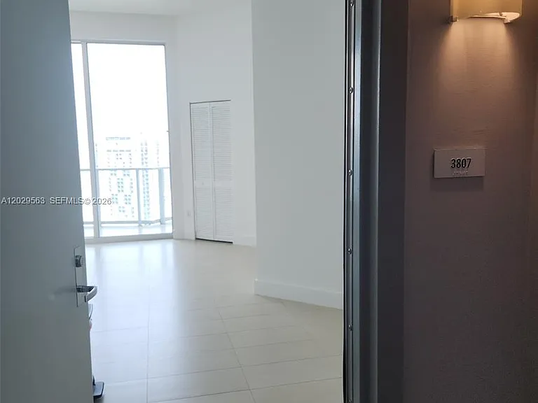 300 S Biscayne Blvd #Penthouse 3807 — Photo 3