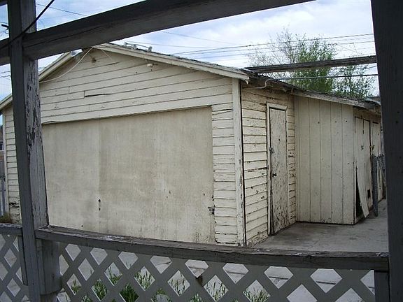 3rd image of 1010 W Buena Vista St