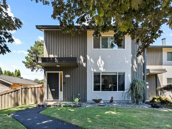 4851 55b St, Delta, BC V4K 3V7