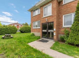 1086 Apolydor Ave #3, Ottawa, ON K1H8A9