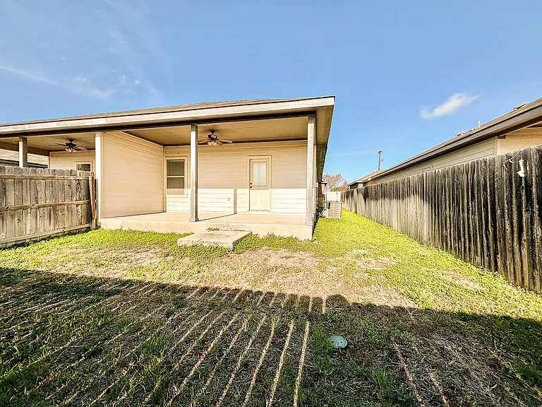 752 Saengerhalle Rd — Photo 16