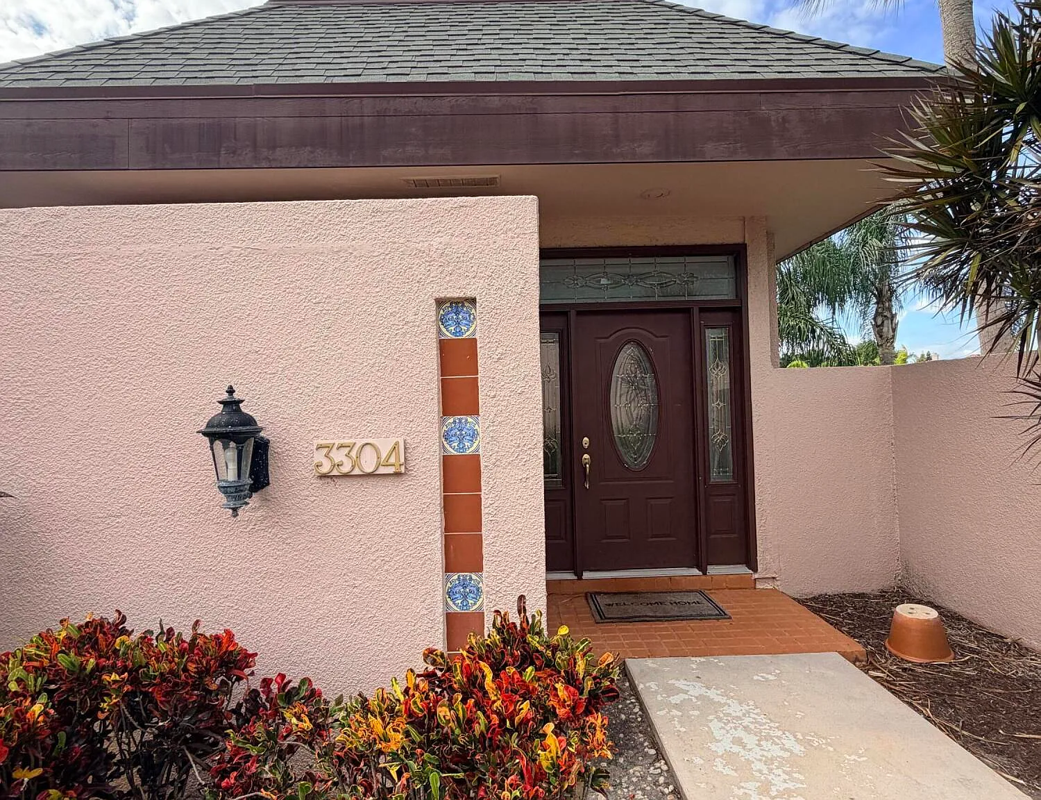 1 bed, 1.0 bath, 732 sqft, $1,900 — Photo 1