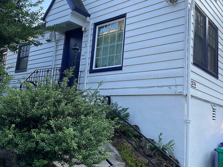 2374 NW Northrup St #6 — Photo 4