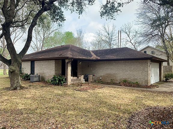 3rd image of 305 Glenmore St