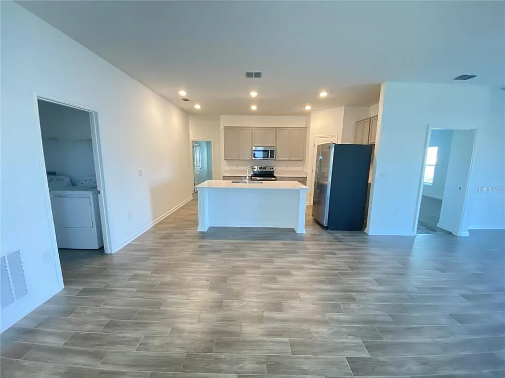 4 bed, 2.0 bath, 1840 sqft, $2,100 — Photo 4