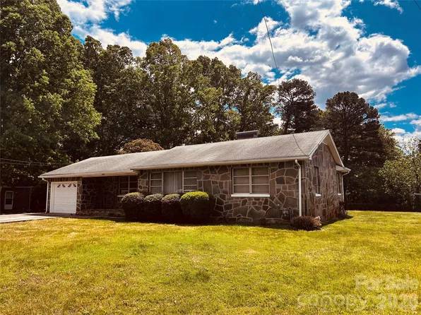 2525 13th Ave SW, Hickory, NC 28602