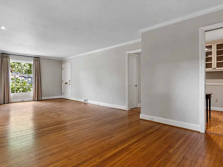 404 Lotis Way — Photo 13