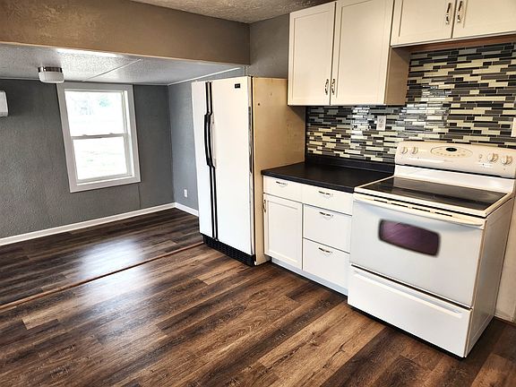 5th image of 106 Littster Ave