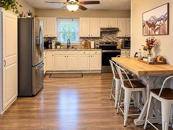 5th image of 1506 N Truman St