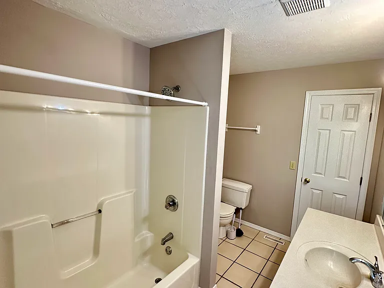 1316 Virginia Ave #B2 — Photo 10