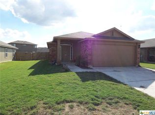147 Falcon Dr, Luling, TX 78648