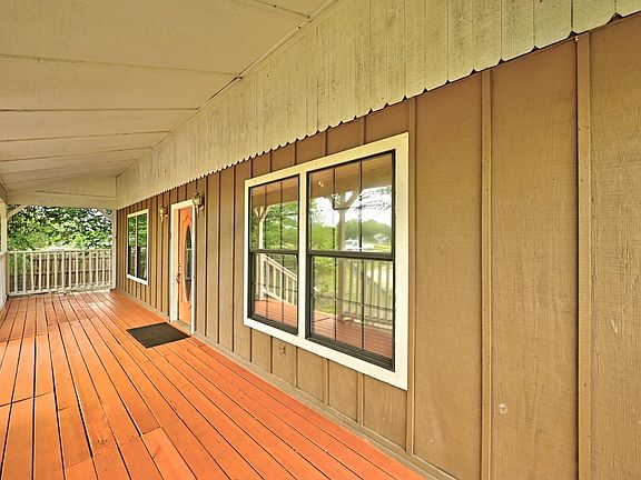 4th image of 320 Sunset Ridge Rd