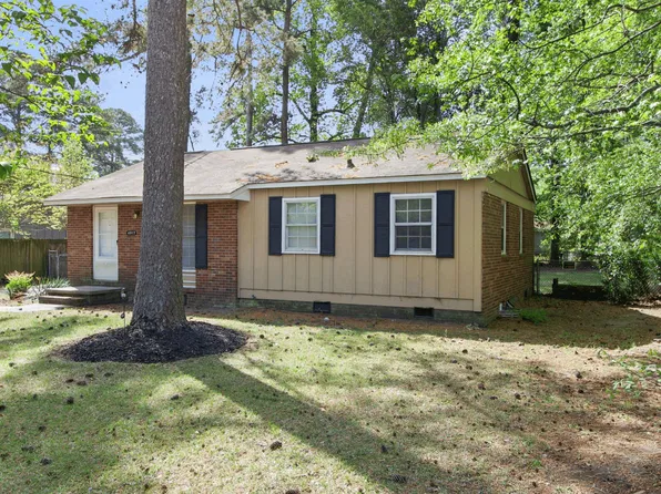 4917 Ashton Rd, Fayetteville, NC 28304