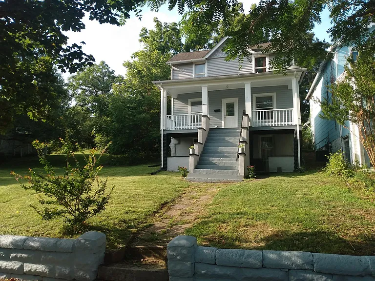 11 Gilmer Ave NE — Photo 1
