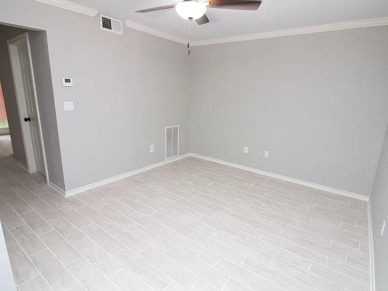 114 Scofield Ave #109 — Photo 9