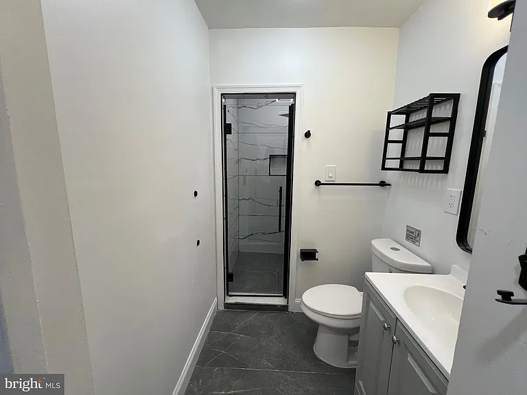 2145 Elkins Ave #B — Photo 11