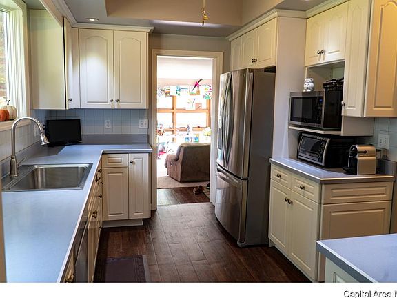 5th image of 2207 N Broad St