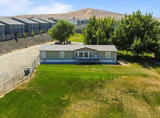 7520 W Van Giesen St, West Richland, WA 99353