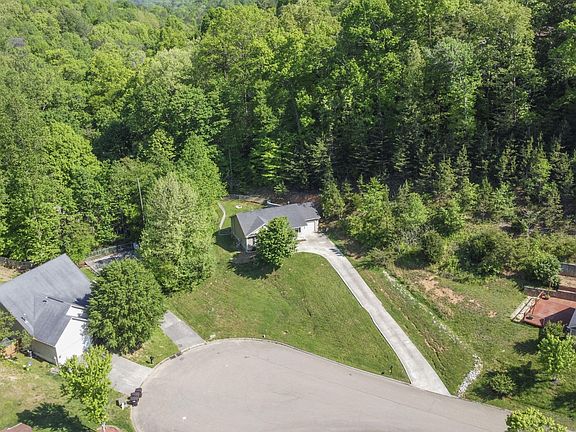 4th image of 432 Dogwood Glen Ln