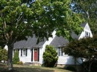 772 Henshaw Rd, Bunker Hill, WV 25413