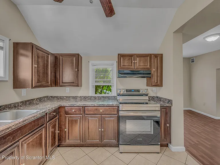 538 River St — Photo 10