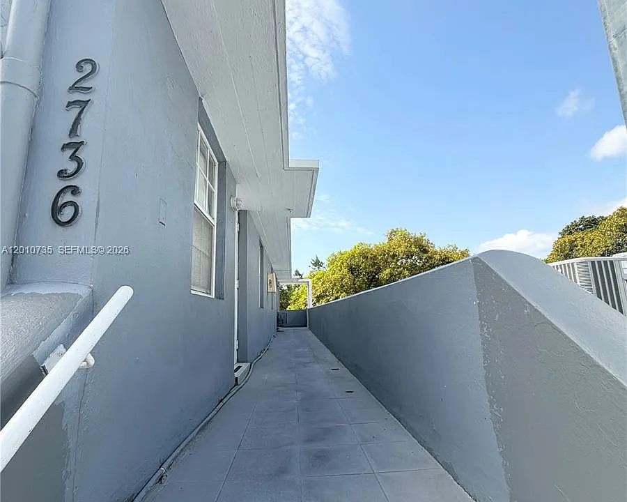 2736 SW 22nd Ave #2