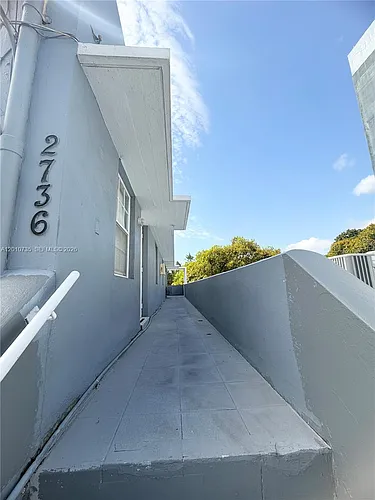 2736 SW 22nd Ave #2 Photo 1