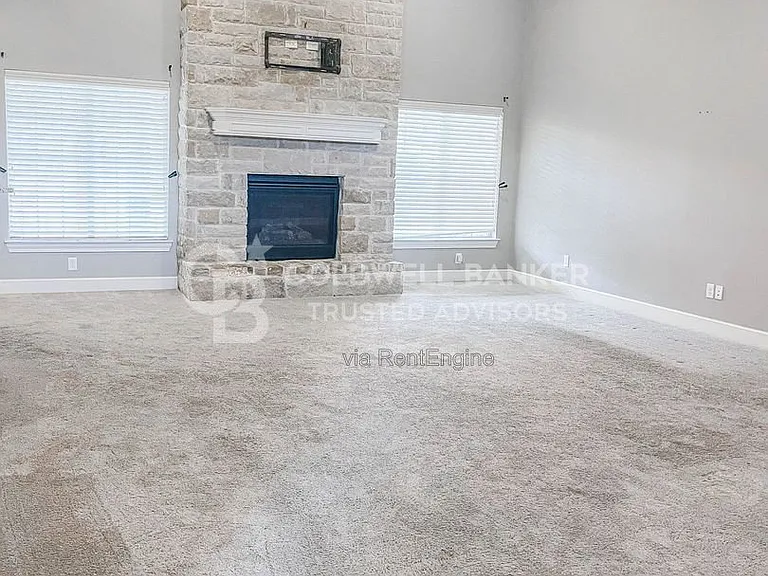 11003 Granby Ave — Photo 2